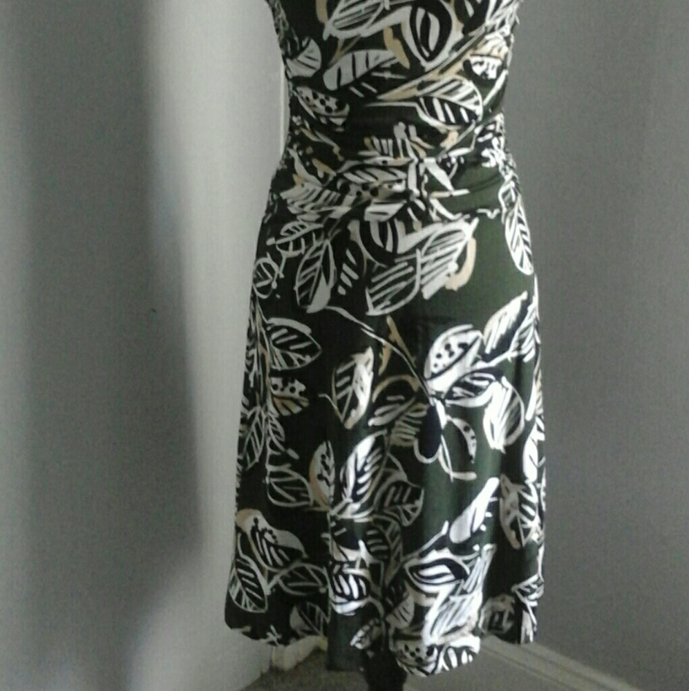 Dress - Picture 3 of 5
